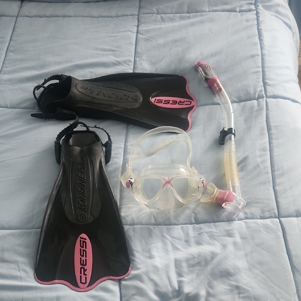 Cressi Snorkel Set with Pink Accents